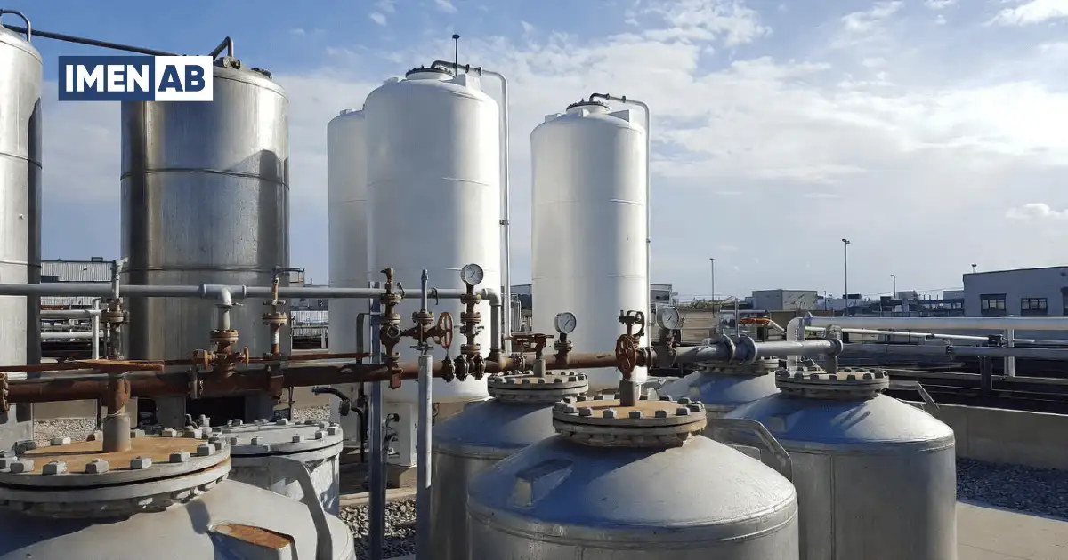 تفاوت مواد ساخت مخزن فلزی و FRP در دستگاه سختیگیر