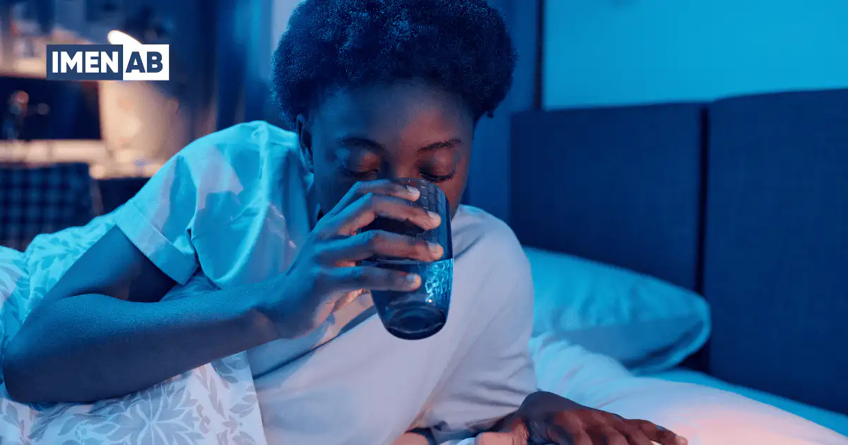 نوشیدن آب در شب